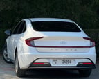 Hyundai Sonata (Blanc), 2021 à louer à Dubai 2