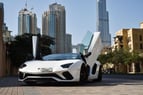 Lamborghini Aventador S Roadster (Blanco), 2020 para alquiler en Dubai 4