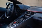 Lamborghini Aventador S Roadster (Blanco), 2020 para alquiler en Dubai 5
