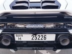 Lamborghini Evo (Blanco), 2020 para alquiler en Dubai 6