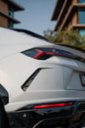 إيجار Lamborghini Urus (أبيض), 2020 في دبي 0