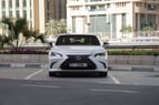 Lexus ES350 (Blanco), 2019 para alquiler en Sharjah 6