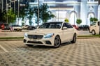 Mercedes C Class (Blanco), 2019 para alquiler en Dubai 2