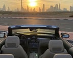 Mercedes C300 Class (Blanco), 2018 para alquiler en Dubai 3