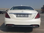 Mercedes S Class (Blanco), 2019 para alquiler en Dubai 0