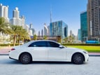 Mercedes S500 Class (Blanco), 2021 para alquiler en Dubai 0