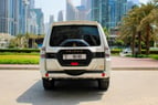 Mitsubishi Pajero (Blanco), 2021 para alquiler en Dubai 0