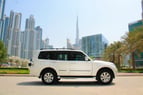 Mitsubishi Pajero (Blanco), 2021 para alquiler en Dubai 1