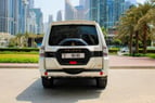 Mitsubishi Pajero (Blanco), 2021 para alquiler en Dubai 1