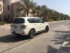在迪拜 租 Nissan Patrol V6 Platinum (白色), 2018 1