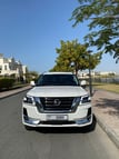 Nissan Patrol  V8 Titanium (Blanco), 2020 para alquiler en Dubai 0