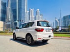 Nissan Patrol V8 Platinum (Blanco), 2022 para alquiler en Dubai 1