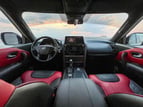 Nissan Patrol V8 with Nismo Bodykit and latest generation interior (Weiß), 2021  zur Miete in Dubai 3
