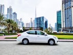 Nissan Sunny (Белый), 2023 для аренды в Дубай 1