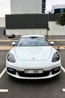 Porsche Panamera (White), 2018  zur Miete in Dubai 0