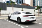 Porsche Panamera (Белый), 2018 для аренды в Дубай 1
