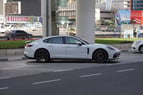 Porsche Panamera (Blanco), 2019 para alquiler en Sharjah 3