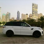 Range Rover Sport SVR Supercharged (Weiß), 2019  zur Miete in Dubai 2