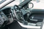 Range Rover Sport SVR (Blanco), 2023 para alquiler en Dubai 3