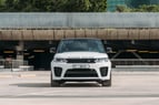 Range Rover Sport SVR (Blanc), 2023 à louer à Abu Dhabi 0