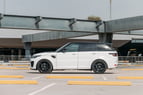 Range Rover Sport SVR (Weiß), 2023  zur Miete in Abu Dhabi 1