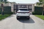 Range Rover Velar (Blanco), 2019 para alquiler en Dubai 0