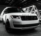 Range Rover Vogue (Blanco), 2019 para alquiler en Dubai 0