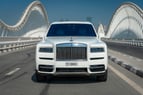 Rolls Royce Cullinan (Blanco), 2019 para alquiler en Abu-Dhabi 1