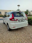 Suzuki Ertiga (Blanc), 2022 à louer à Dubai 3