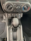 在迪拜 租 Suzuki Jimny (白色), 2022 1