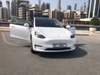 Tesla Model Y Long Range (Blanco), 2022 para alquiler en Dubai 2