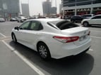 Toyota Camry (Blanc), 2020 à louer à Dubai 3