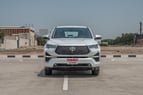 Toyota Innova (Blanc), 2024 à louer à Dubai