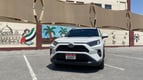 Toyota RAV4 (Blanco), 2019 para alquiler en Dubai 4