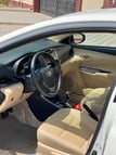 Toyota Yaris (Weiß), 2021  zur Miete in Dubai 2