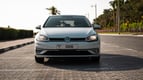 إيجار Volkswagen Golf (أبيض), 2019 في دبي 0