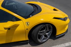 在迪拜 租 Ferrari F8 Tributo Spyder (黄色), 2021 4