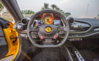 在迪拜 租 Ferrari F8 Tributo Spyder (黄色), 2022