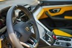 إيجار Lamborghini Urus (الأصفر), 2021 في دبي 3