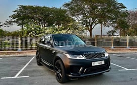 Schwarz Range Rover Sport, 2021