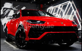 红色 Lamborghini Urus, 2020