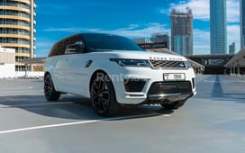 White Range Rover Sport V8, 2020