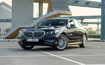 إيجار BMW 520i (أسود), 2024 في دبي