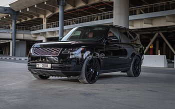 Range Rover Vogue (Noir), 2020 à louer à Ras Al Khaimah