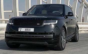 Range Rover Vogue (Schwarz), 2023  zur Miete in Dubai