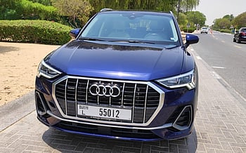 Audi Q3 (Синий), 2022 для аренды в Дубай