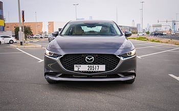 Mazda 3 (Gris Oscuro), 2024 para alquiler en Dubai