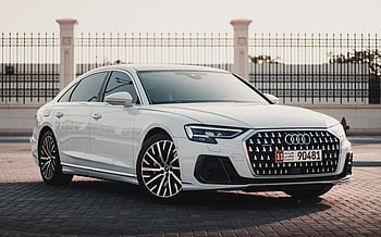 Audi A8 (Blanco), 2022 para alquiler en Abu-Dhabi