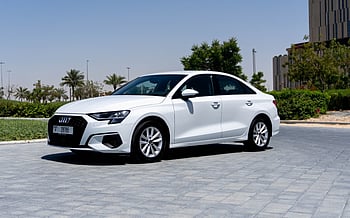 Audi A3 (Blanco), 2024 para alquiler en Sharjah