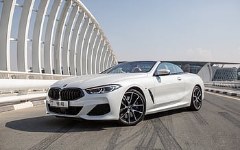 BMW 840i cabrio (Weiß), 2021 zur Miete in Dubai